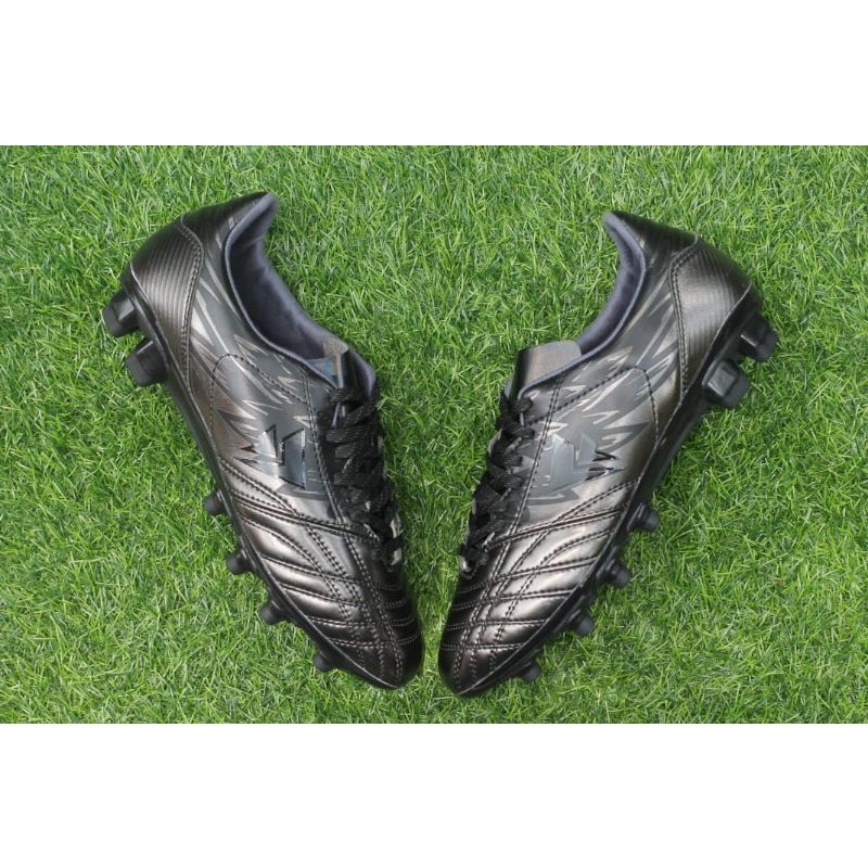 sepatu bola sevspo black