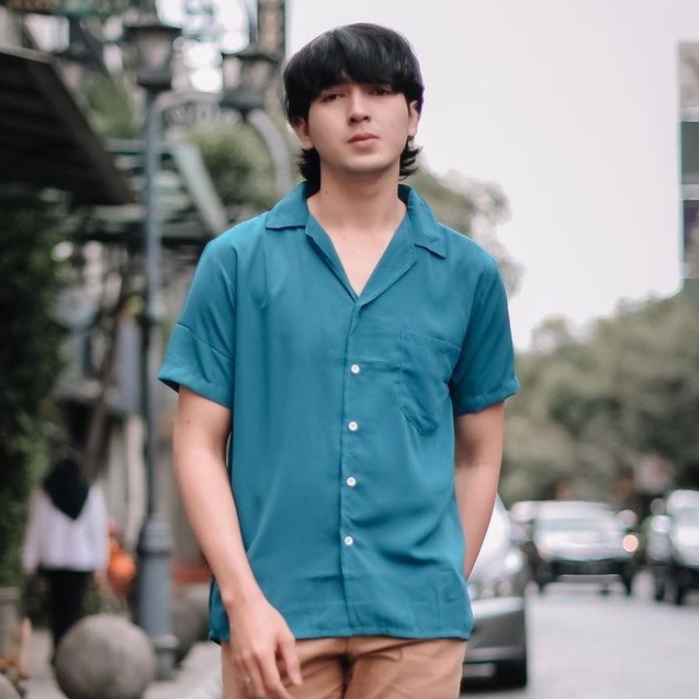 KEMEJA PRIA BIRU ( KEMEJA AMARINE ) - V NECK
