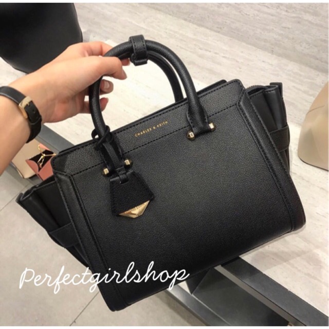 Beda Charles  And Keith  Asli  Dan  Palsu  Berbagai Perbedaan 