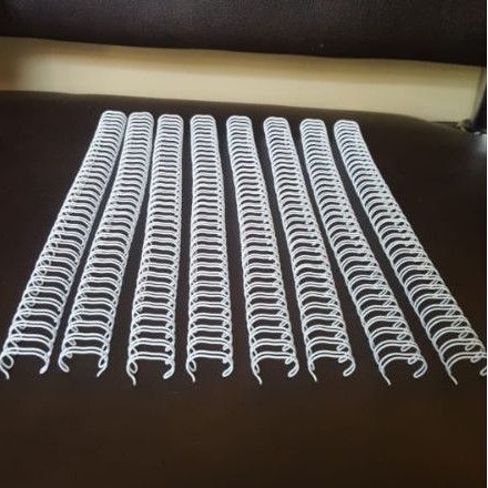 

Ring Jilid Kawat Nomor 5 Spiral 5/16 F4 38 Lubang Pitch 3:1 8mm 45lembar O Binding Wire