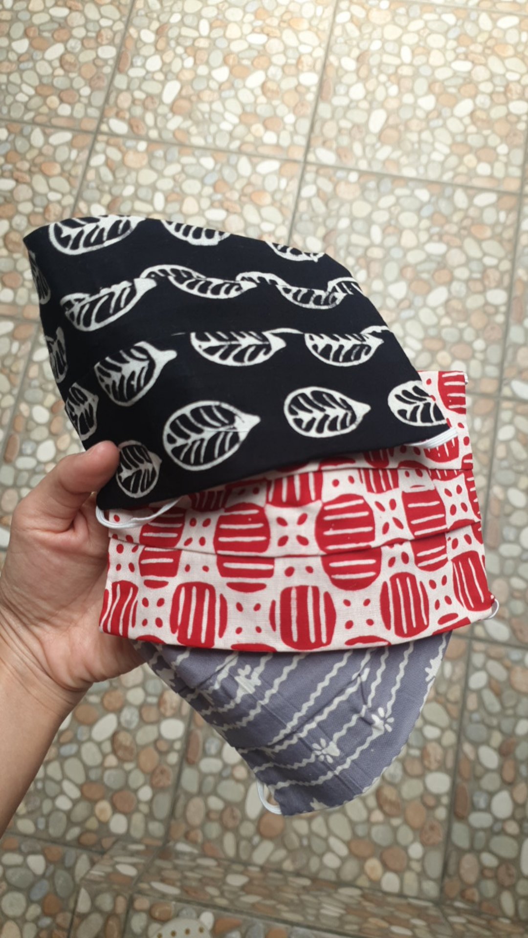 Masker Batik Model Baru Mj 1 Headloop (per Pack Isi 5 Pcs)