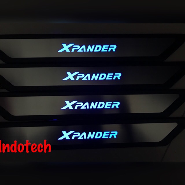 Sill Plate Injakan Kaki Mobil Lampu Led Mitsubishi Xpander