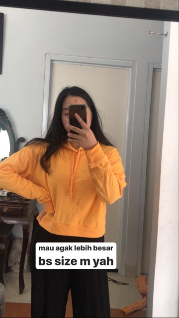 Short Cropped Hoodie Kuning-hitam-merah