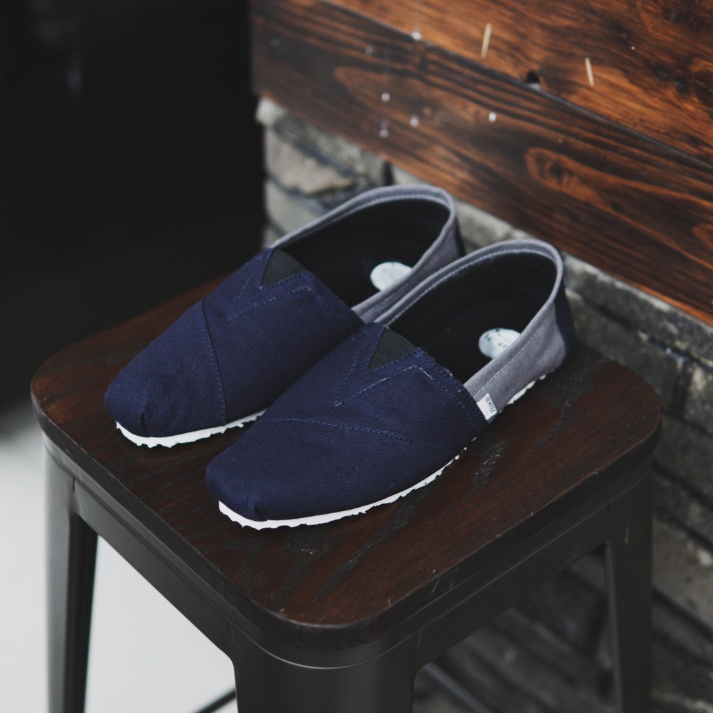 BAYAR DI TEMPAT !! Sepatu Pria Wakai SlipOn Santai Formal Warna Navy Abu Murah Meriah