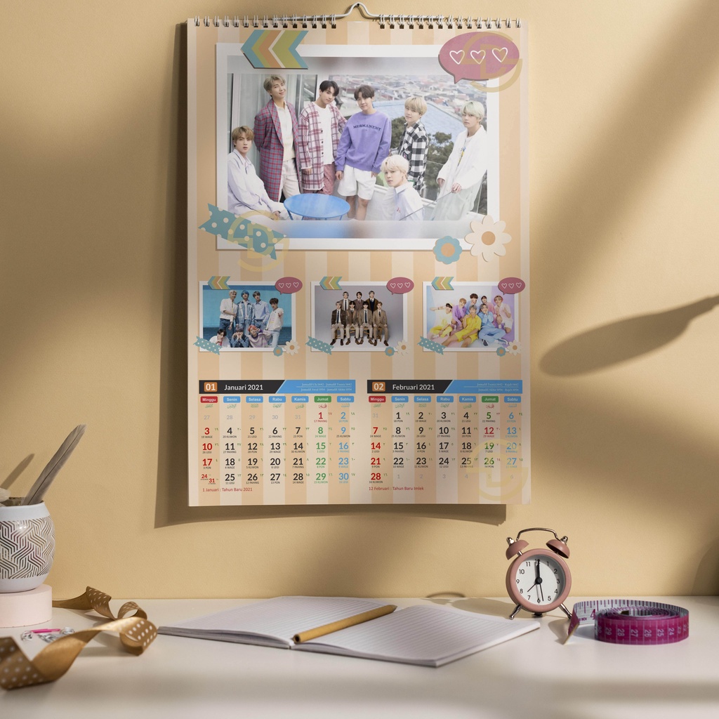 

Kalender Dinding Custom 2023 Versi Standar China nasioanal Bali & ll. 2 bulanan isi 6 lembar (bisa request background)