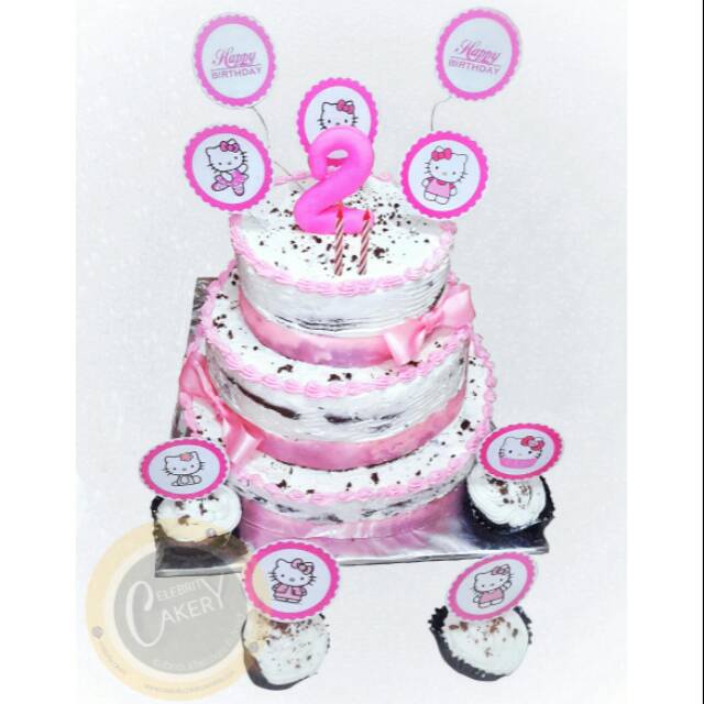 

HELLO KITTY 3 Tier Butter Mix Fondant