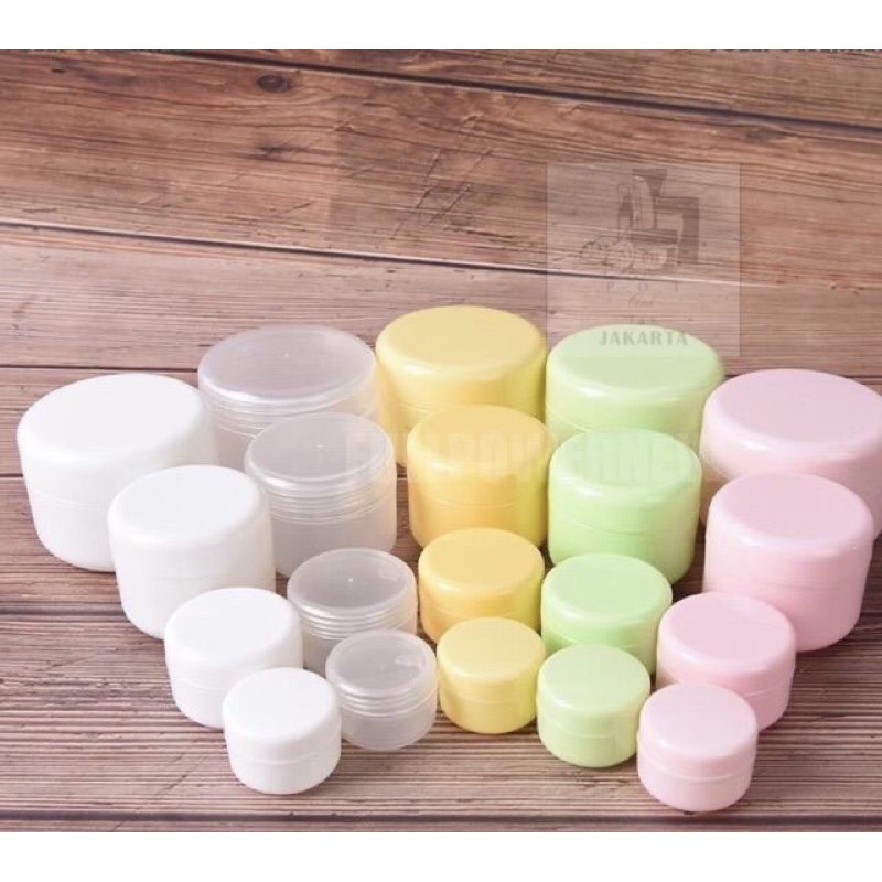 10gr Pot Cream (perhatikan ukuran produk) dengan inner lid/empty jar/travel pot (M01)