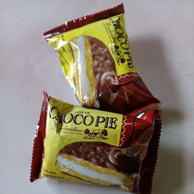 

Lotte Choco Pie Halal chocolate n soft cake Isi 12