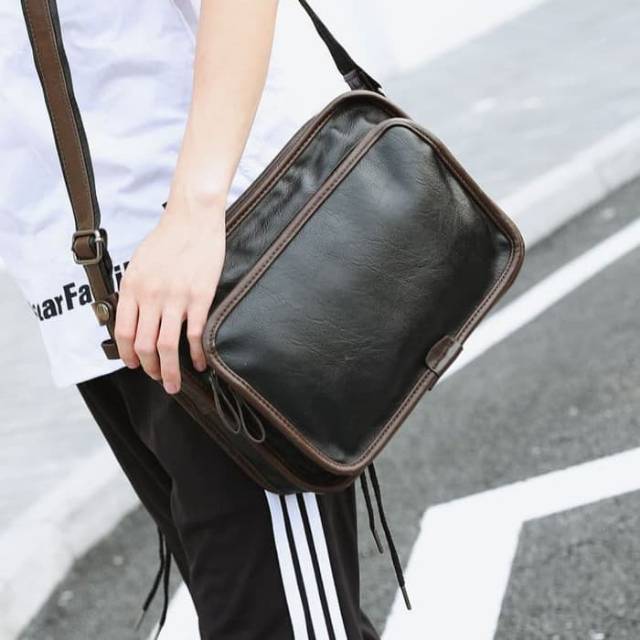 Tas Selempang Kulit asli pria (VOLCOM)