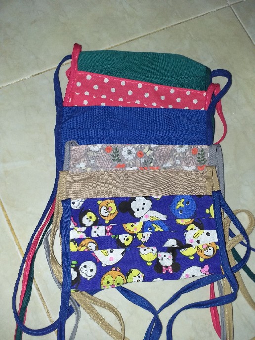 Masker Kain Polkadot Magenta Free Plastik