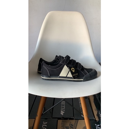 macbeth elliot velcro