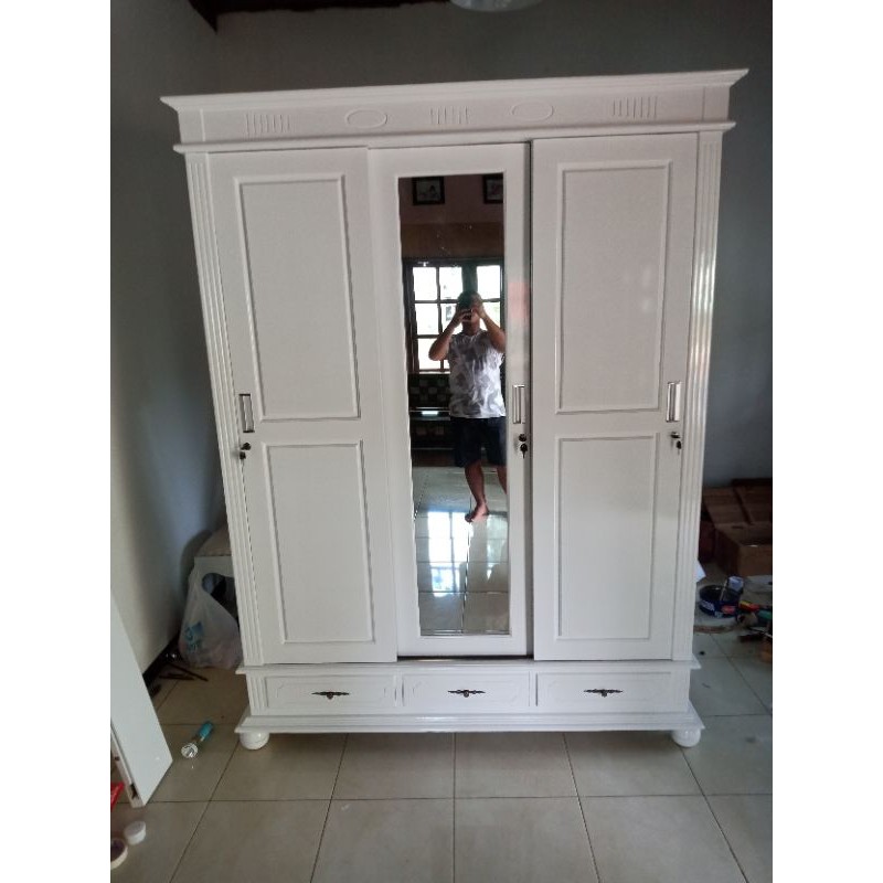 LEMARI 3 PINTU SLIDING KAYU JATI CAT DUCO PUTIH MODEL LACI BAWAH