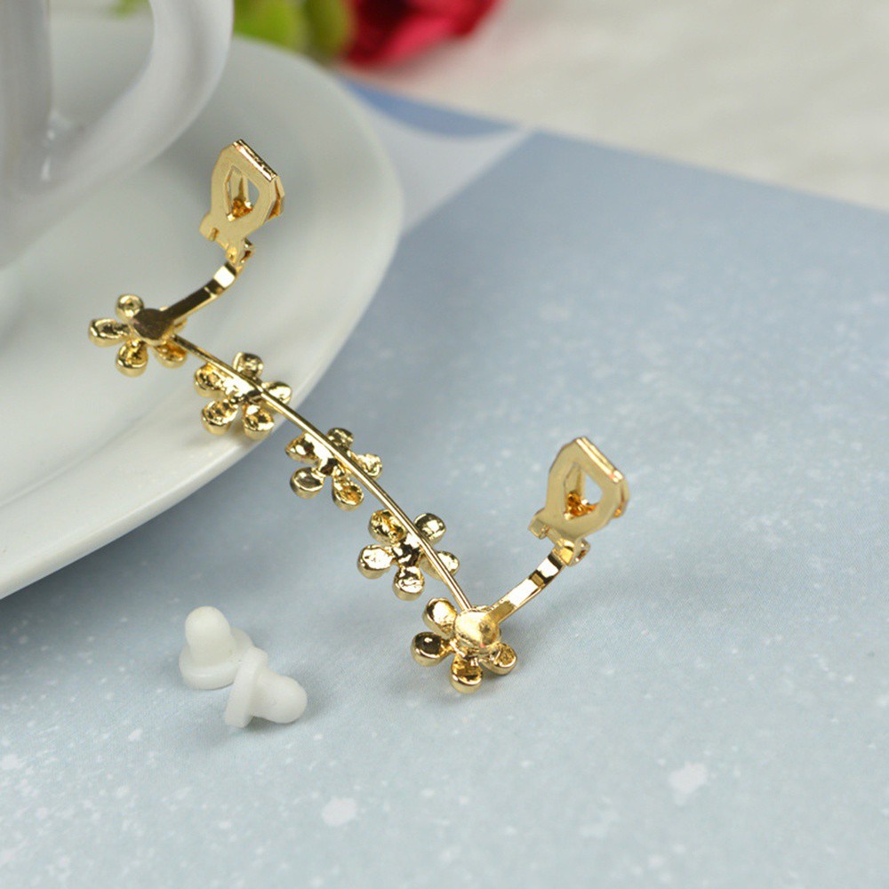 1Pc / 1 Pasang Anting Stud Klip Bentuk Nanas Butterfly Bunga Bintang Aksen Kristal Berlian Bling Gaya Punk Untuk Wanita