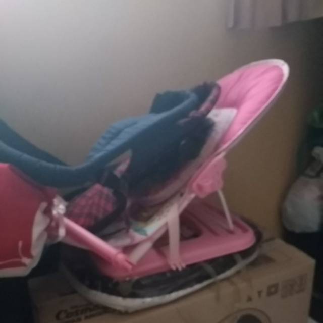 Gendongan dan Dudukan Bayi