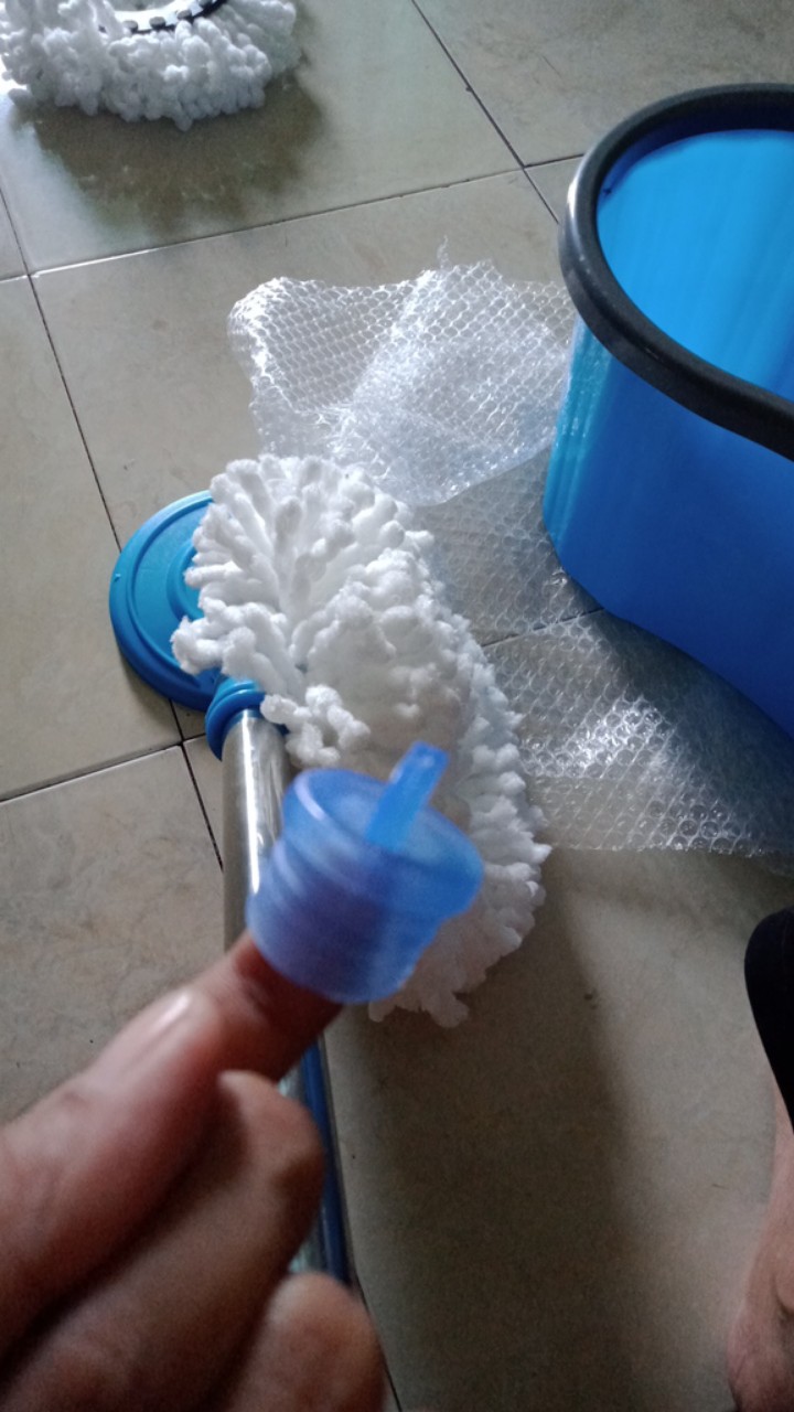 Alat Pel Lantai Magic Wonder Spin Mop Original Putar 360 Derajat Otomatis Tanpa Peras Pakai Roda