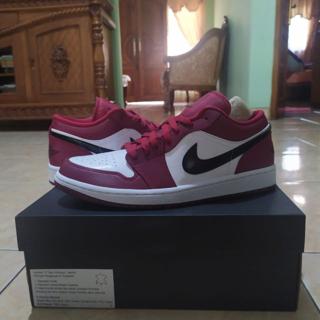 harga air jordan 1 low noble red