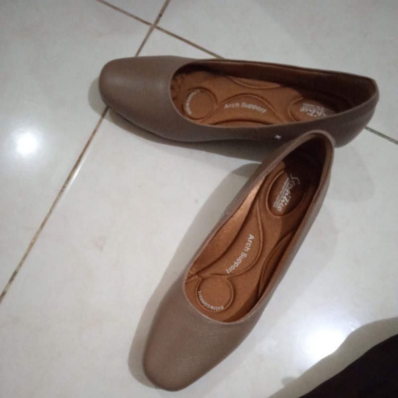 sepatu wanita mocca merk sensitive size 37