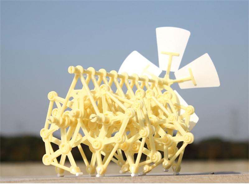 Mainan Puzzle Rakitan Model Strandbeest Animaris Berjalan Tenaga Angin Diy Untuk Edukasi Sains Anak