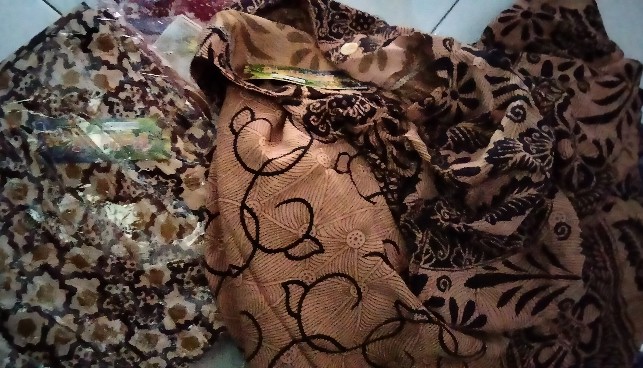 Kemeja Batik Pria Lengan Panjang Size M L Xl Hem Batik Panjang Premium
