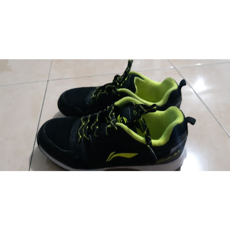 sepatu lining attack g8