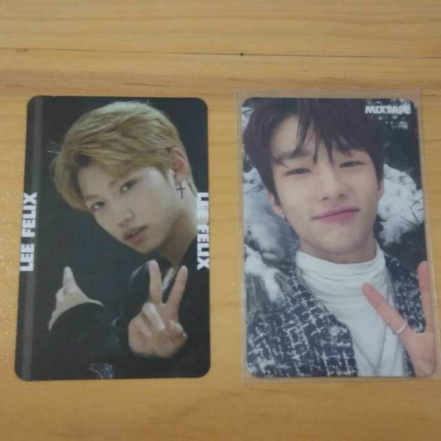 PC Mixtape Felix behind Hyunjin Mixtape Selfie