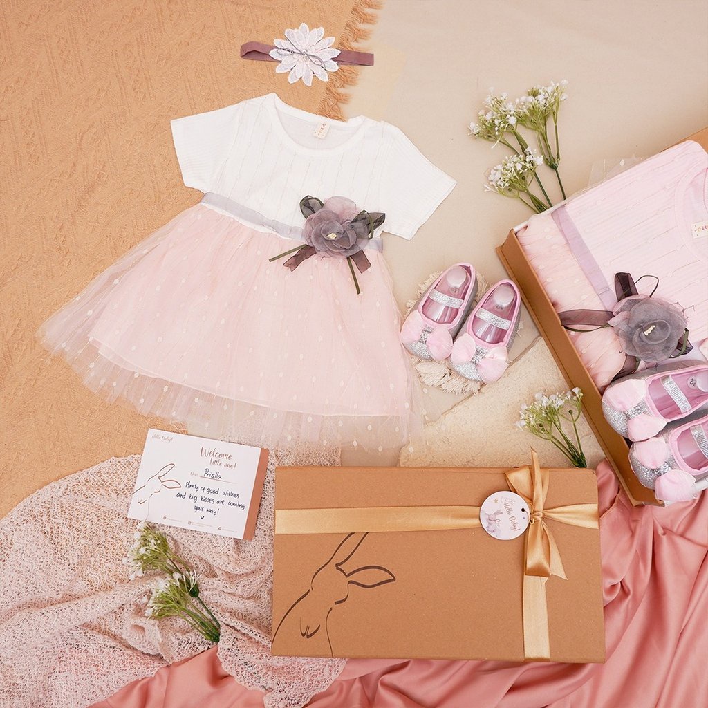 LIO035 Girls Baby Hampers 0-12 months/ Hampers bayi newborn/ Kado bayi/ baby girl gift set-Caitlyn White