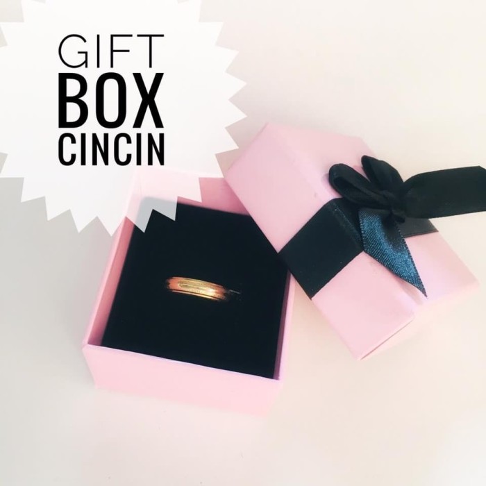 

JACRAFT - Giftbox / Kotak kado / Kotak cincin 6.5x5.4x3.2cm - Merah Muda