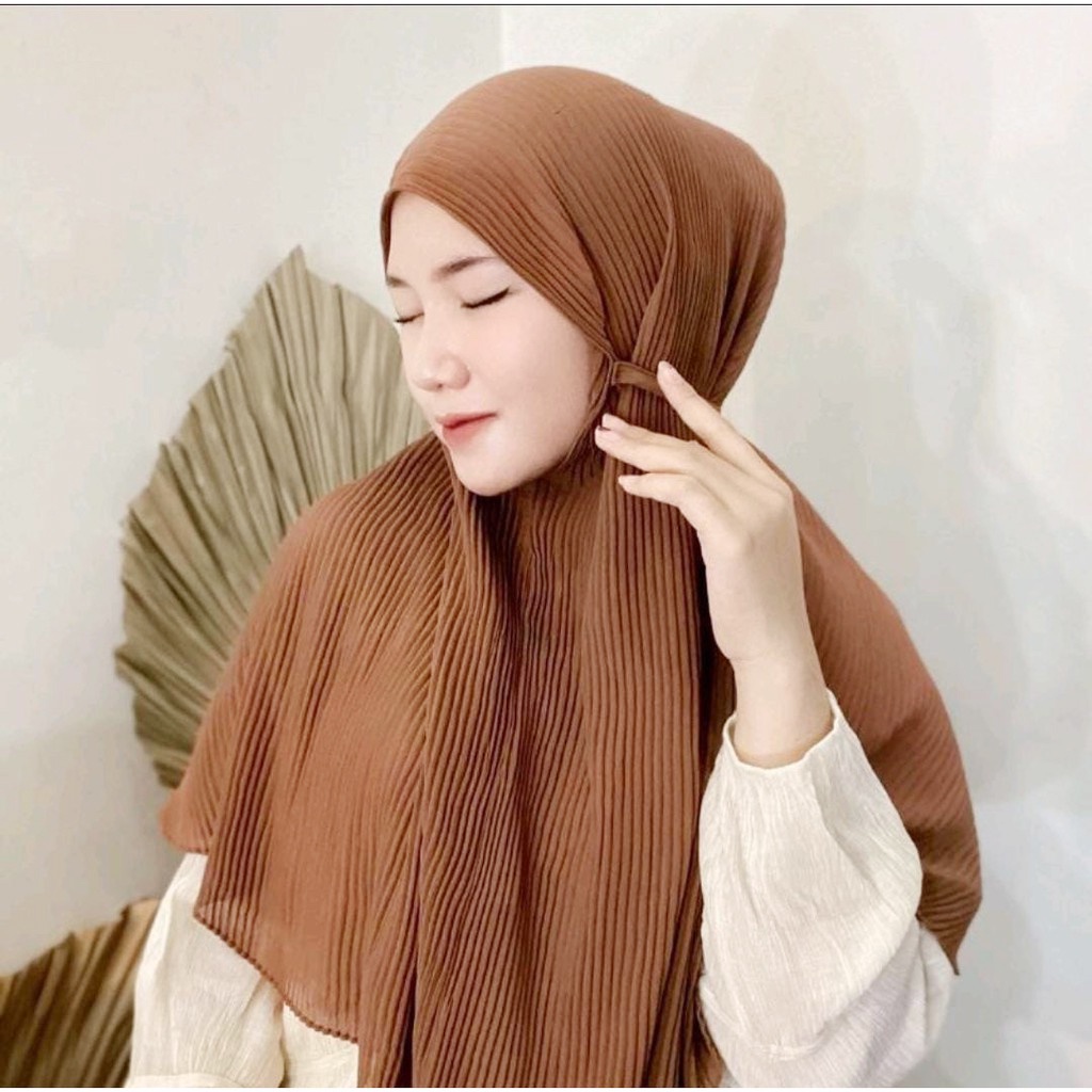 Jilbab Bergo Maryam Plisket Full Bahan Diamond - Hijab Instan Tali Non Pet Azizah - Kerudung Simpel 