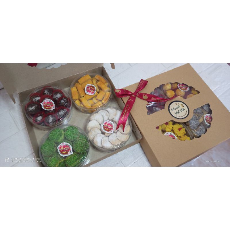 

DapurOnah|Paket Kue Kering Lebaran Kue Toples isi4 Nastar,Kastengel,Putri