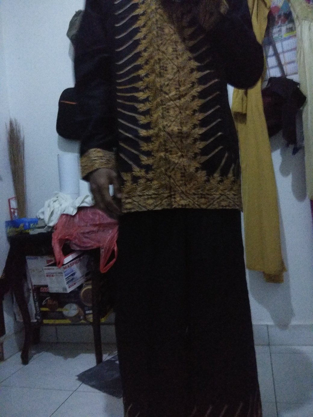 Batik Solo Modern Set Sarung Dan Koko Batik Modang Hitam