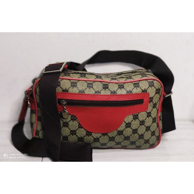 Tas selempang Arnaldo Bassini