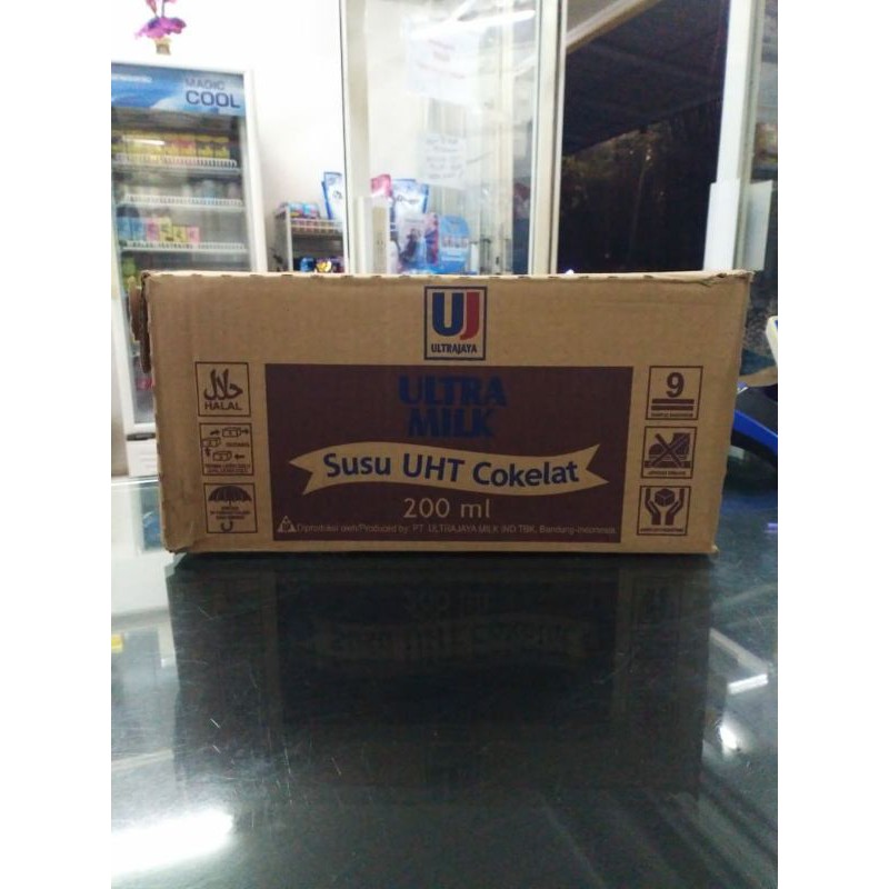 

Ultra cokelat 200ml isi 24/susu uht cokelat