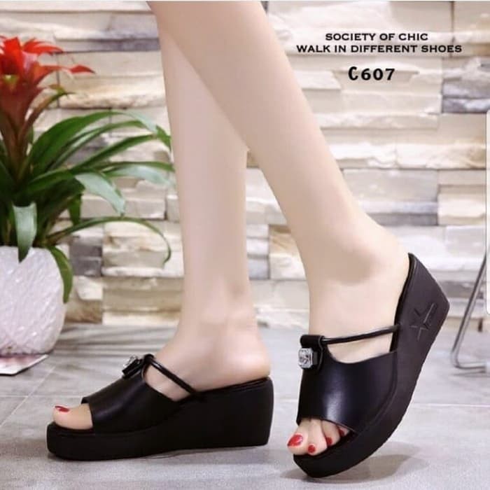 Wedges Wanita Araya SDW310