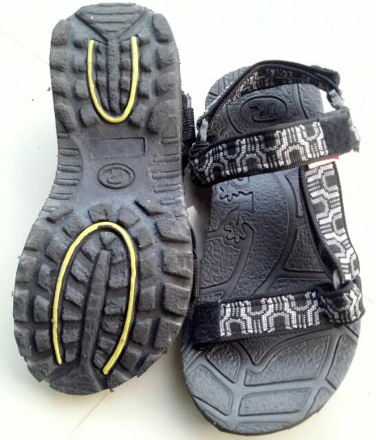 Sandal Gunung Outdoor