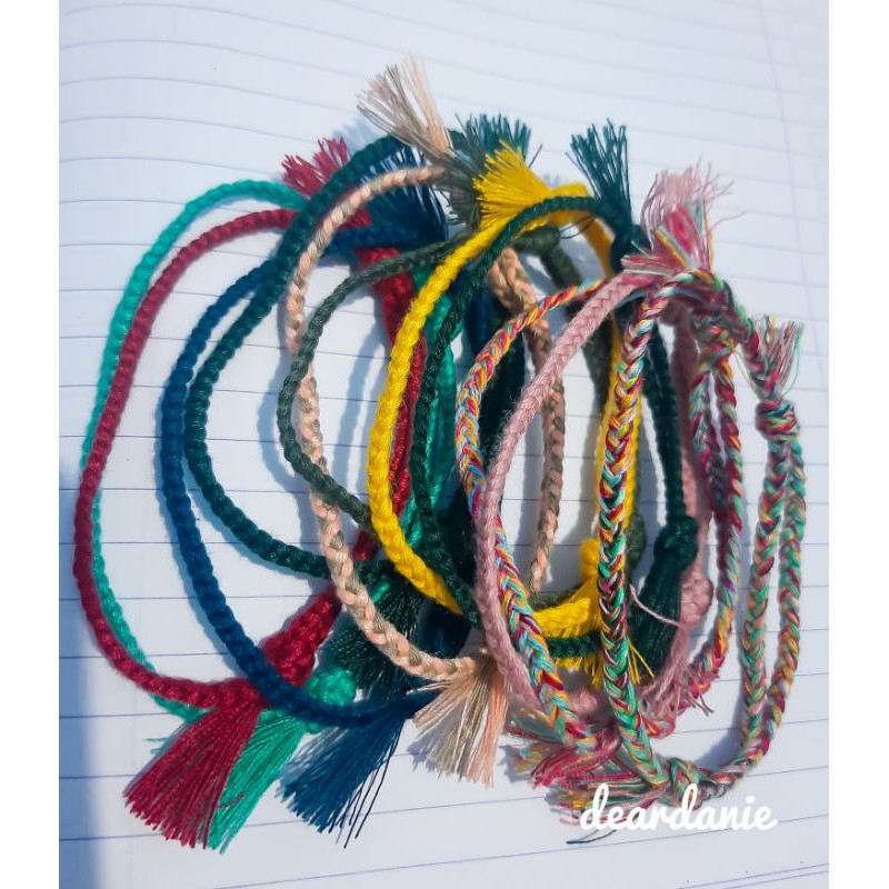 v basic bracelet (gelang tali/ gelang persahabatan/ gelang simple/ gelang v/ gelang kpop)