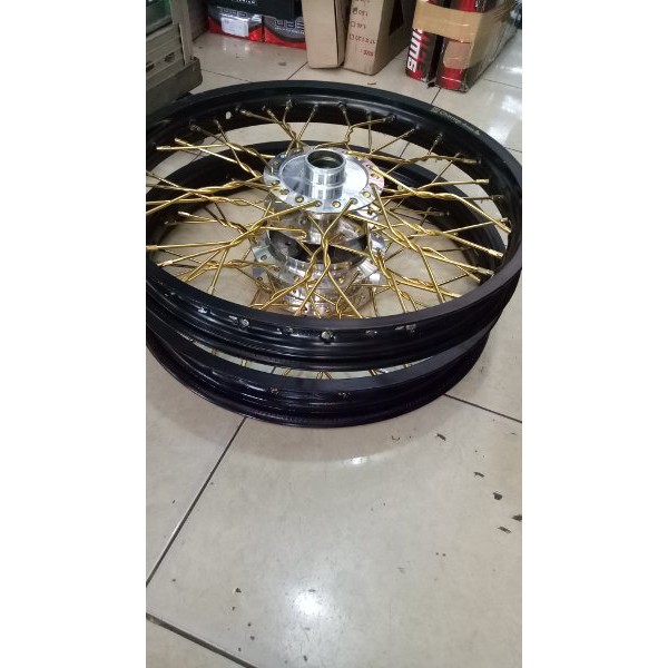 TOPPP velg paketan buat vixion new velg champ 185x215 ring 17 tromol crum plus jari jari bonus