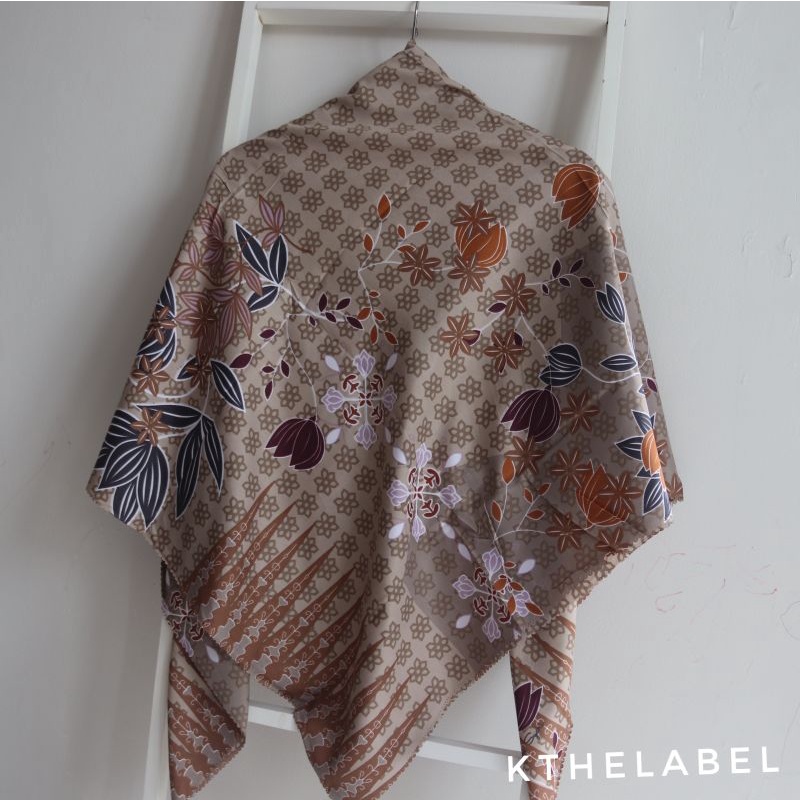 H156 - Segiempat Voal Syari 130x130 / Hijab Segiempat Syari / Jilbab Segi Empat Jumbo Motif Umama-Cream 2