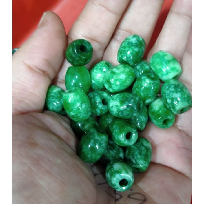 Liontin Batu Giok Oval