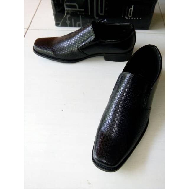 Sepatu Pria / Cowok Fladeo Ori Size 41