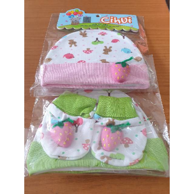 KAOS KAKI STROWBERRY TIMBUL + TOPI BAYI CIHUI