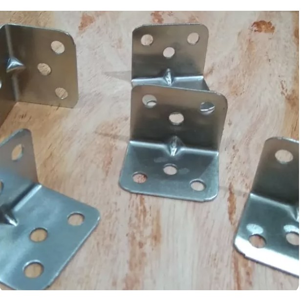 Siku 3x3 Ambalan Siku Besi 3 Lubang Besi Siku