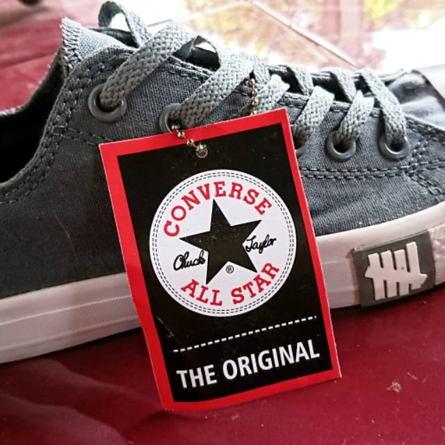 CONVERSE UNDEFEATED