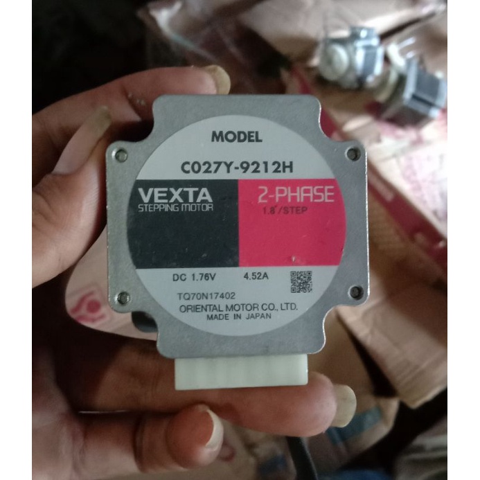 Stepper Motor Nema 23 VEXTA 4.52A Bipolar 4 Wire