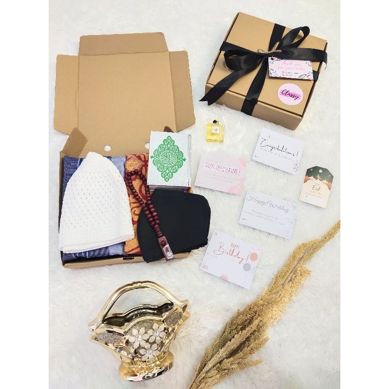

HAMPERS SPECIAL EDITION PERLENGKAPAN IBADAH COWOK | SPECIAL BOX