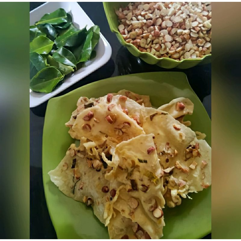 

kasreng/rempeyek khas bandung pisan euyy