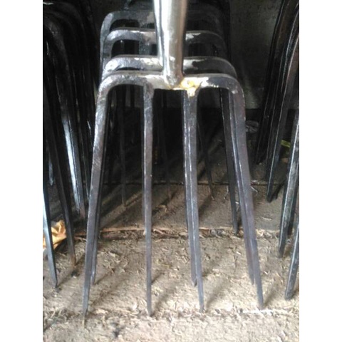 GARPU INJAK GALI TANAH PERKEBUNAN dan pertanian