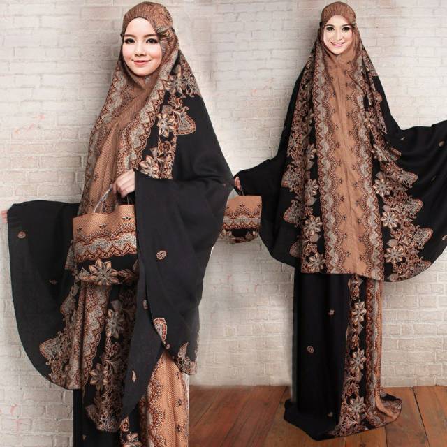 MUKENA BATIK SOLO HITAM