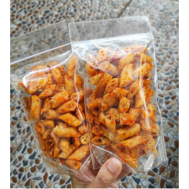 

Snack Murah Kripik Lumpia Kering Pedas