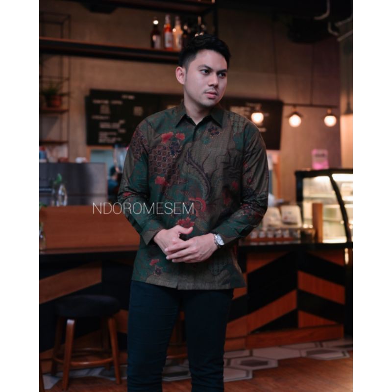 BATIK PRIA LENGAN PANJANG PRABU GANTARI IJO KATUN HALUS BATURADEN