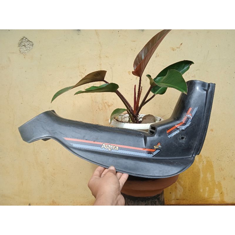 Tebeng Tengah Honda Astrea Star Hitam